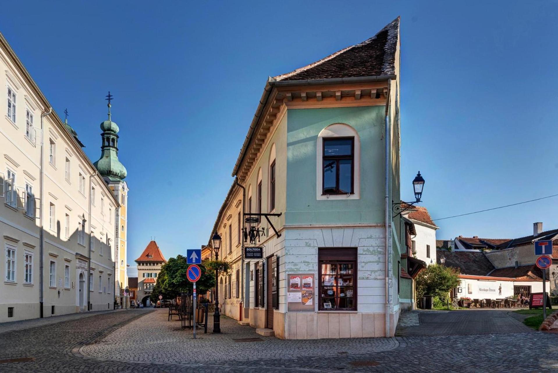 Modern Medival Apartment Koszeg Bagian luar foto